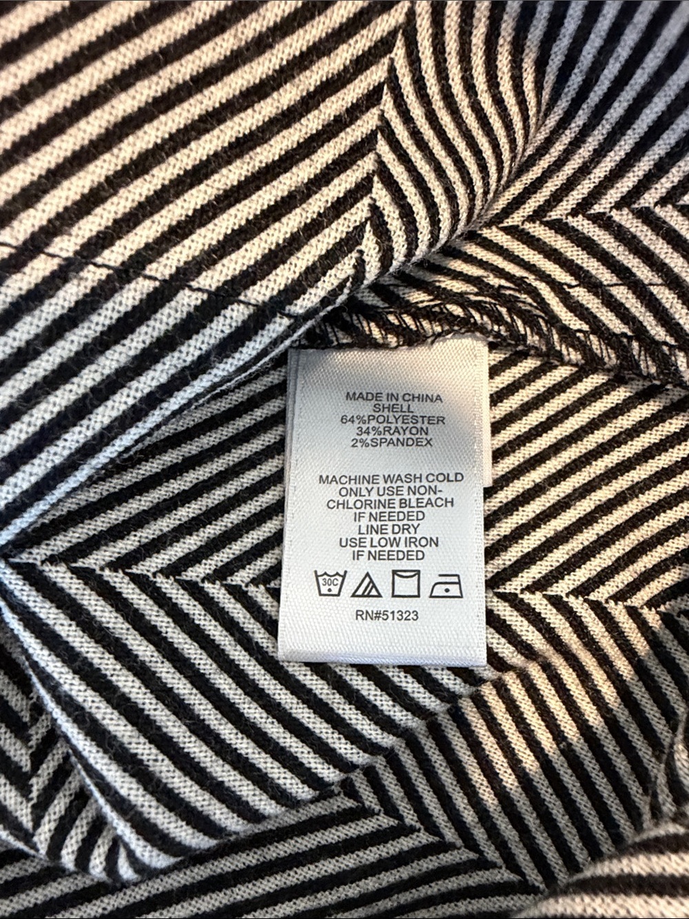 1.STATE Chevron Zip Pocket Shift Dress Black White Mod Minimalist Career - Picture 11 of 11